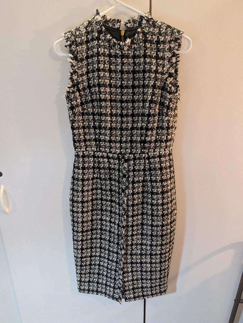 Donna Karan Woman's Size 2 Sleeveless Black and White Tweed Sheath Dress